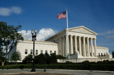 Tòa Tối cao cho phép chính quyền Trump trục xuất 350.000 người Venezuela