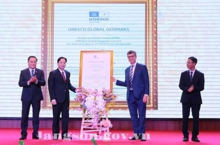 Lạng Sơn đón danh hiệu Công viên địa chất toàn cầu UNESCO