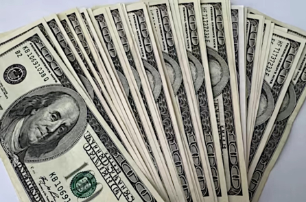 Cấp dịch vụ 7.000 USD/người trốn lính tại Ukraine, cha con và cảnh sát bị bắt