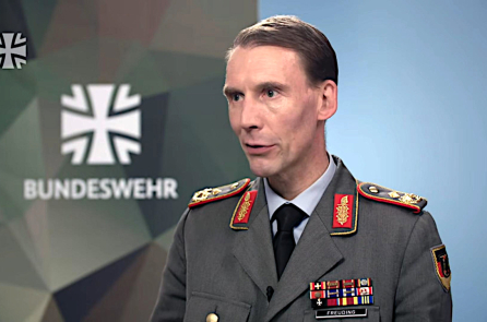 Tướng Đức thúc đẩy việc Ukraine tấn công sân bay Nga