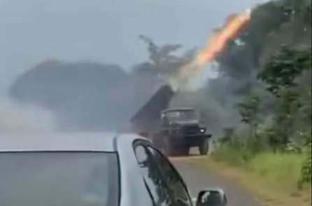 Tiêm kích F16 của Thái Lan phá hủy hai mục tiêu quân sự của Campuchia