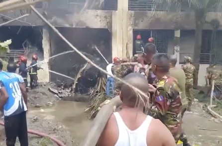 Vụ rơi máy bay ở Bangladesh: Truyền thông ĐCSTQ né nhắc đến máy bay do Trung Quốc sản xuất