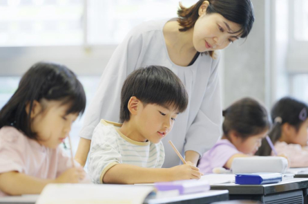 “Thực tiễn giáo dục” và sách về “thực tiễn giáo dục”