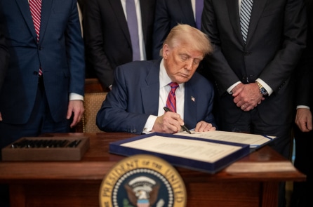 Tổng thống Trump ký lệnh đổi tên Bộ Quốc phòng thành Bộ Chiến tranh