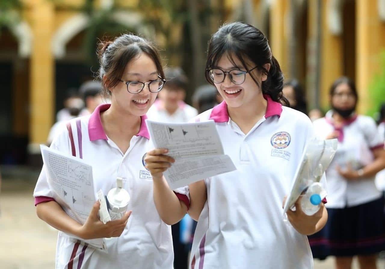 bo gddt de thi tot nghiep 2025 van trong gioi han chuong trinh 2018