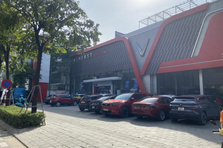 Hà Nội yêu cầu chung cư bố trí khu vực riêng cho xe điện và trụ sạc