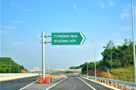 Cục Đường bộ yêu cầu cập nhật biển báo giao thông sau sáp nhập tỉnh