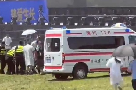 Trung Quốc nắng nóng kỷ lục: Người dân ngất xỉu, đường sá nóng đến “nổ tung”