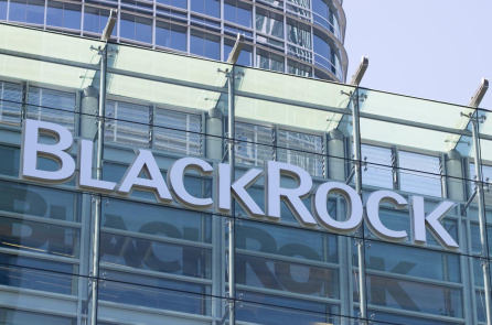 BlackRock cấm nhân viên mang thiết bị công ty khi đi đến Trung Quốc