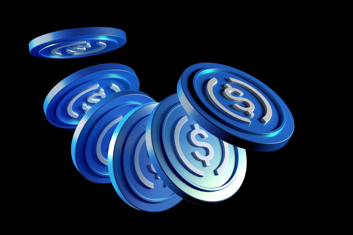 r shutterstock 2553438153