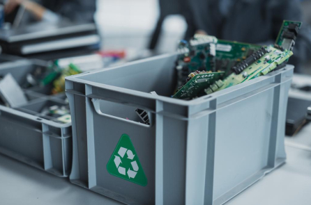 Giảm sự phụ thuộc vào đất hiếm từ TQ: Laptop và điện thoại cũ là một kho báu