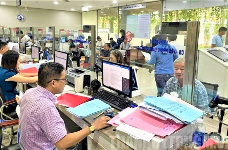 TP.HCM chi gần 17.000 tỷ đồng hỗ trợ cán bộ thôi việc