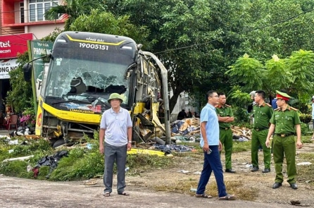 Vụ lật xe khách ở Hà Tĩnh khiến 10 người tử vong: Tài xế bị tạm giữ