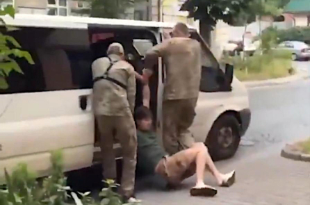 Làn sóng mới người tị nạn Ukraine đổ vào khiến Berlin và Warsaw phản ứng dữ dội