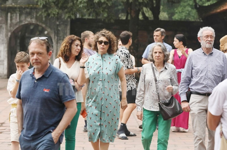 7 tháng năm 2025, hơn 12 triệu lượt khách quốc tế đến Việt Nam