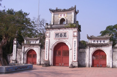 Vua đánh mất cả vương miện lẫn kiếm báu, báo hiệu nhà Lý sắp mất