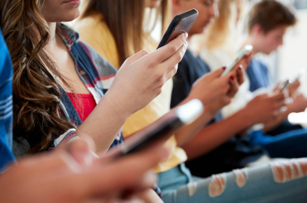 Đan Mạch dự định cấm người dùng dưới 15 tuổi sử dụng mạng xã hội