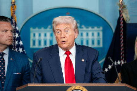 Tổng thống Trump ký lệnh giảm thuế quan cho “các đối tác liên kết”