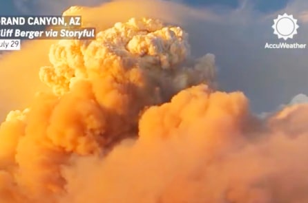 Video cháy rừng mất kiểm soát tại Arizona: Mây lửa cuồn cuộn che trời