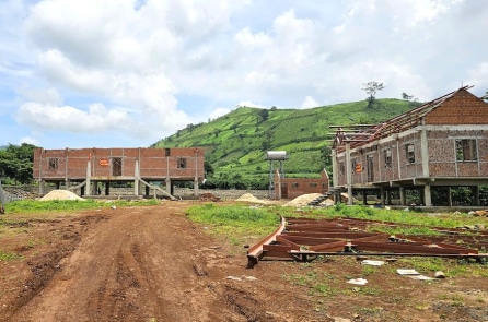 Công trình nhà rông 9,4 tỷ đồng ở Gia Lai bị dừng do nguy cơ phá vỡ cảnh quan núi lửa