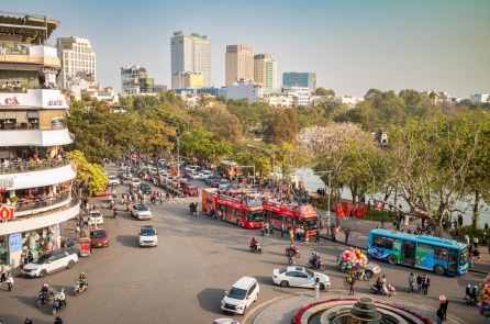 Hà Nội và TP.HCM phải công khai lộ trình chuyển đổi xe xanh và di dời nhà máy ô nhiễm