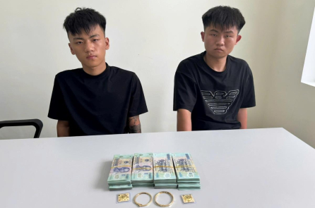 Hai người Trung Quốc trộm hơn 600 triệu đồng ở Đà Nẵng bị bắt tại sân bay