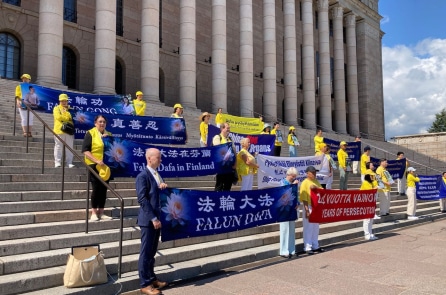 Hành động của ông Lương Chấn Anh và lệnh đàn áp xuyên quốc gia của ĐCSTQ