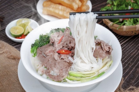 Bún phở 30K biến mất, CPI ghi nhận giá chỉ tăng nhẹ 0,39%