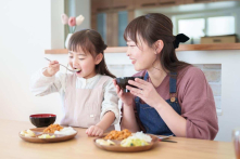 Cách nuôi con này thực chất đang hủy hoại sức khỏe của con