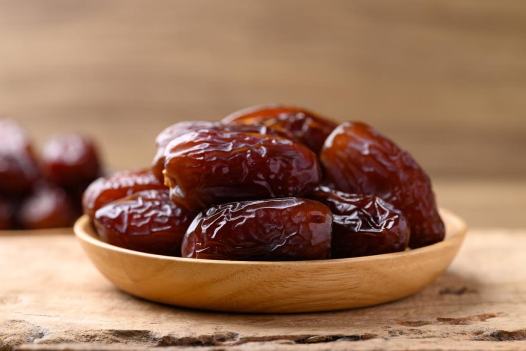 r shutterstock 2576709267
