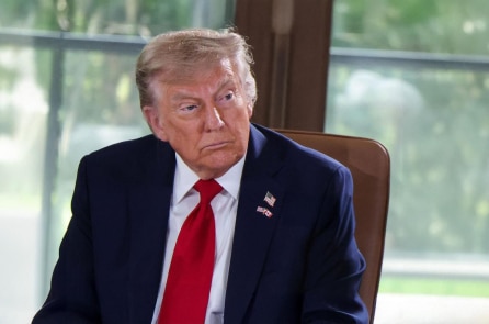 Ông Trump ám chỉ chính phủ liên bang sẽ mua cổ phần tại nhiều doanh nghiệp hơn