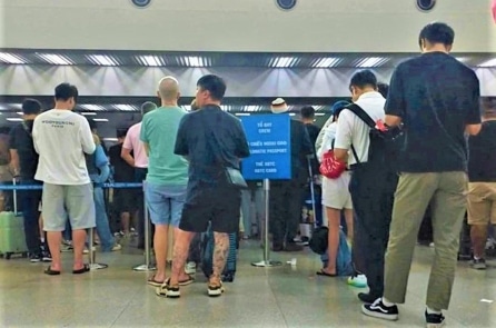 Sân bay Tân Sơn Nhất: Lỗi đường truyền, hàng trăm hành khách phải chờ đợi