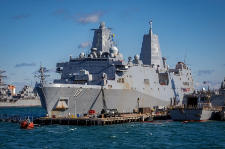 Mỹ điều động hạm đội lớn tới Nam Caribe: Quyết tâm chặn dòng ma túy