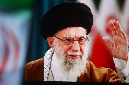 Thách thức chiến lược của ông Trump: Vì sao chưa thể “chặt đầu” Khamenei?
