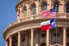Thẩm phán Liên bang chặn luật của Texas về Mười Điều Răn trong lớp học