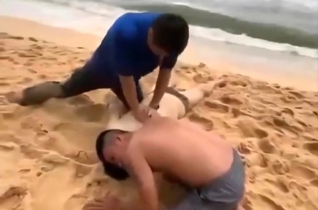 5 du khách bị sóng cuốn ở Phú Quốc, một người nguy kịch