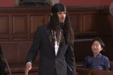 Chủ tịch câu lạc bộ tranh luận Oxford và phát ngôn gây tranh cãi về vụ Charlie Kirk