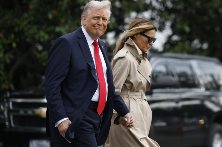 Tổng thống Trump được Hoàng gia Anh đón tiếp bằng nghi lễ hiếm hoi