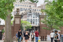 Chính quyền Trump áp đặt các hạn chế mới đối với Đại học Harvard