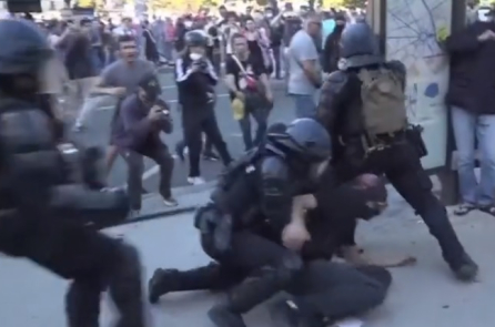 Pháp đối mặt làn sóng biểu tình phản đối chính sách “thắt lưng buộc bụng”