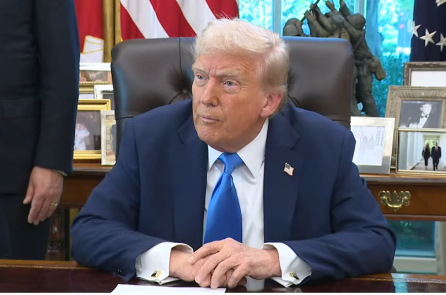 Ông Trump: Mỹ sẽ “vật lộn nhiều năm” nếu Tòa án Tối cao hủy bỏ thuế quan