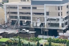 Sụp hố lớn trên đường ở Bangkok làm gián đoạn giao thông và phải sơ tán