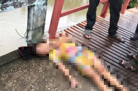 Dây điện hở gắn trên thành cầu, bé gái 10 tuổi bị điện giật tử vong