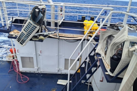 Trung Quốc dùng vòi rồng tấn công tàu Philippines, Biển Đông lại bùng phát căng thẳng