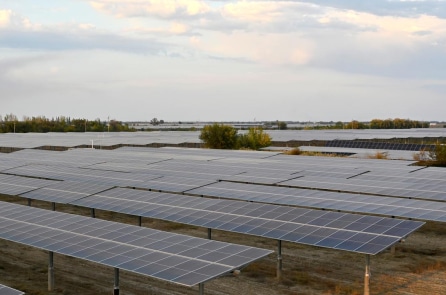 Hơn 37% linh kiện quang điện sản xuất tại Trung Quốc không đạt chuẩn, gây cháy nổ thường xuyên