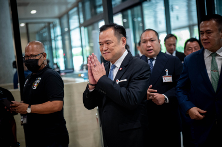 Quốc vương Thái Lan phê chuẩn doanh nhân gốc Hoa làm tân Thủ tướng