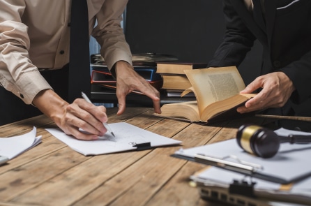 Bộ Tư pháp Hoa Kỳ điều chuyển 600 luật sư quân sự sang làm thẩm phán di trú