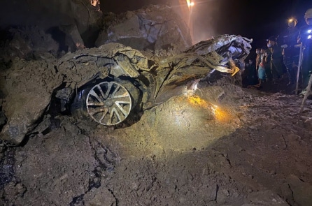 Vụ 3 người mất tích ở Lào Cai: Hai thi thể được tìm thấy trong chiếc xe ép chặt