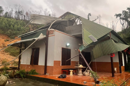 Lốc xoáy bất ngờ cuốn qua Hải Phòng