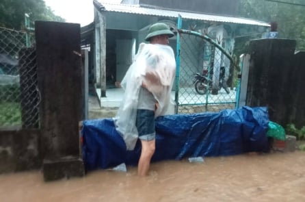 Huế gánh chịu đợt mưa lớn, nước từ đỉnh Bạch Mã đổ về cuồn cuộn